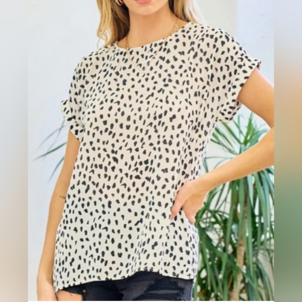 NWOT MELLODAY Animal Print Short Sleeves  Blouse